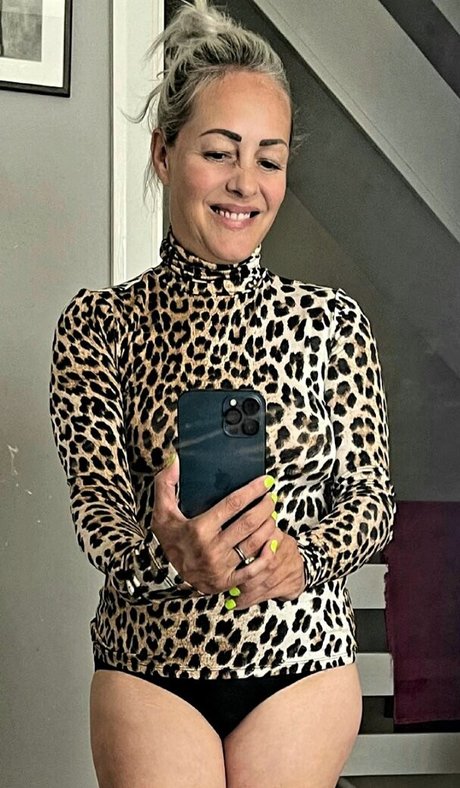 Sarah Cawood onlyfans nudes