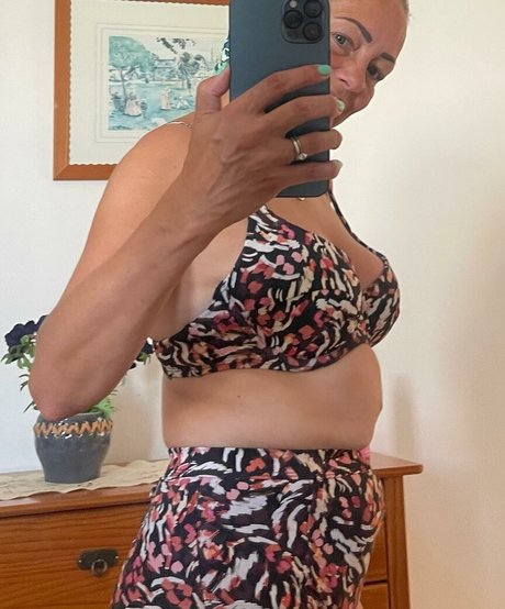 Sarah Cawood onlyfans desnuda