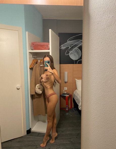 Sasha Shenderey sex onlyfans