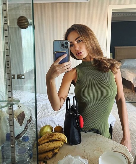 Sasha Shenderey porn onlyfans