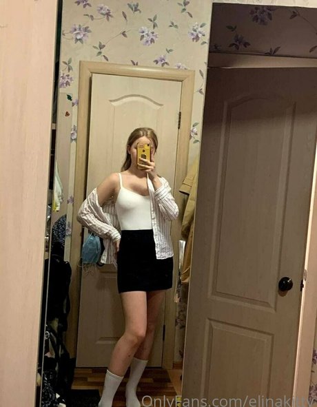 elinakitty naked on onlyfans