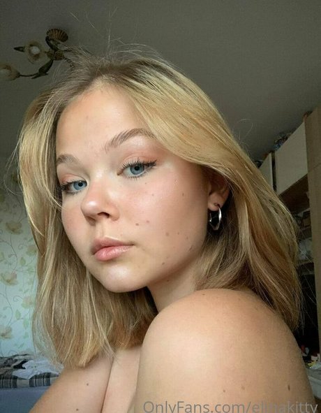 elinakitty onlyfans sexy