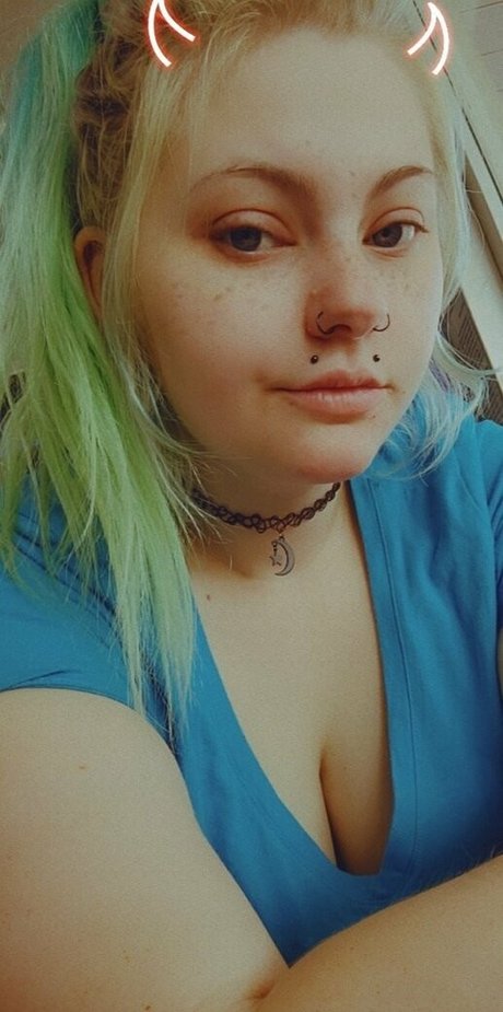 nikkimonstrosity onlyfans boobs