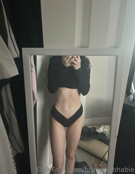 Brunettebhabie only fans nudes