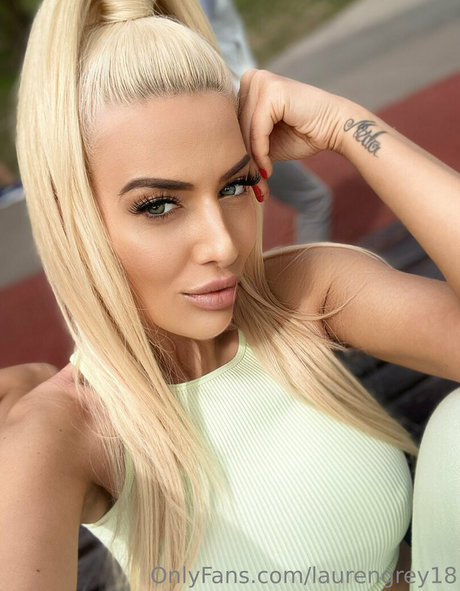 laurengrey18 onlyfans strip