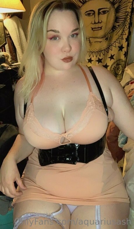 aquariusash is on onlyfans
