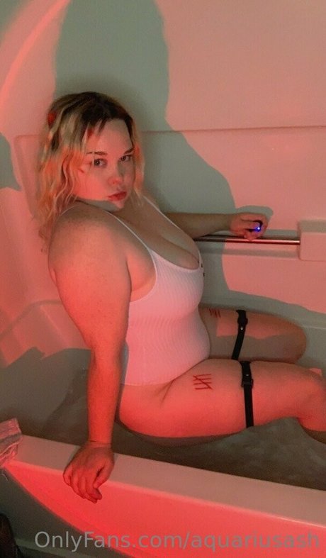 aquariusash onlyfans model images