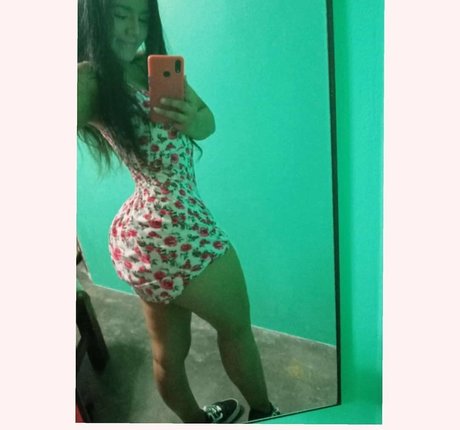 Nicol Pizarro nude only fans