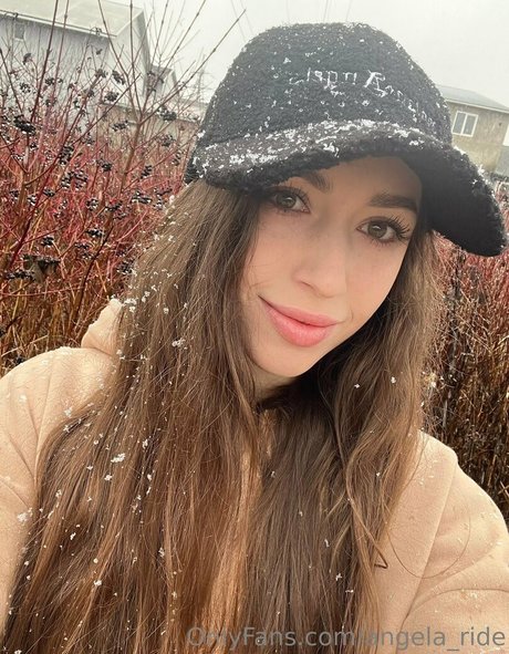 Angela ride naked onlyfans pics