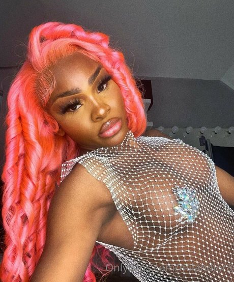 milandior3 onlyfans naked