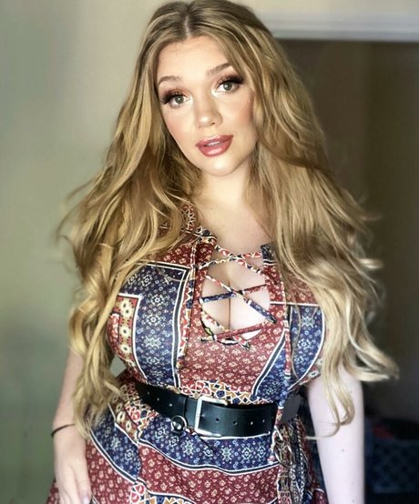 Lucy May Dawson only fans pics