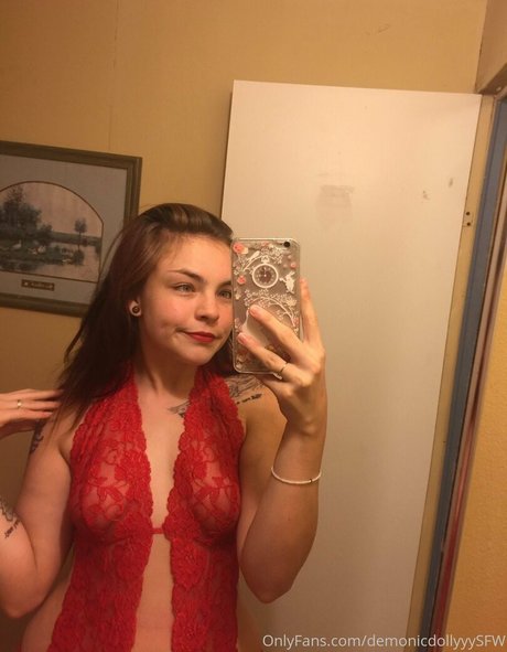 demonicdollyyysfw onlyfans leak fuck