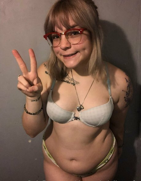 demonicdollyyysfw onlyfans posts