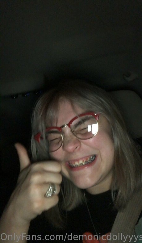 demonicdollyyysfw nudes onlyfans leaks