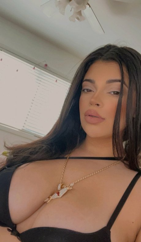 Rosebabey onlyfans model