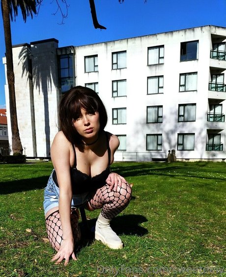 sweeteely nude leaks onlyfans