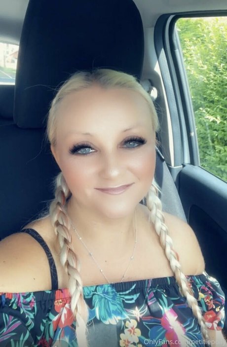 petitiepolly nude onlyfans leaks