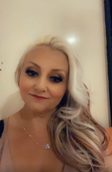 petitiepolly onlyfans images