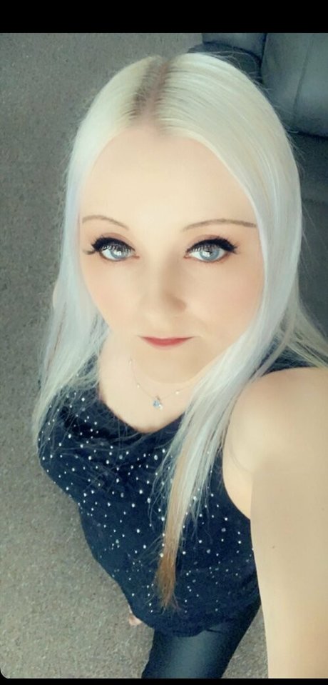 petitiepolly onlyfans leaked.