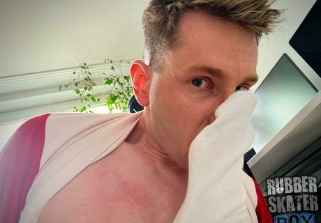 rubberskaterboy only fans leaks