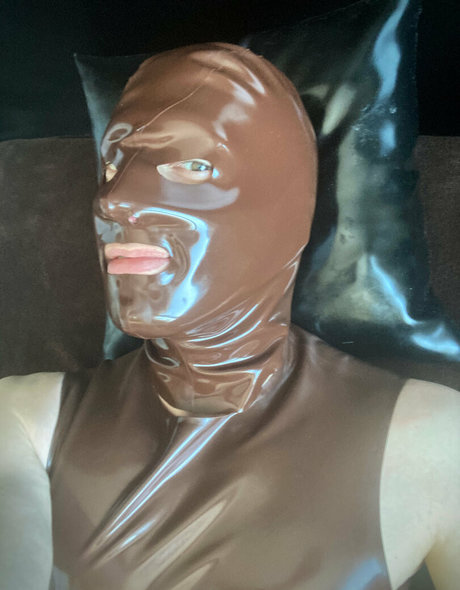 rubberskaterboy onlyfans leaked.
