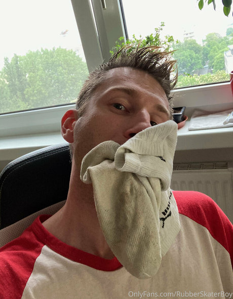 rubberskaterboy porn only fans