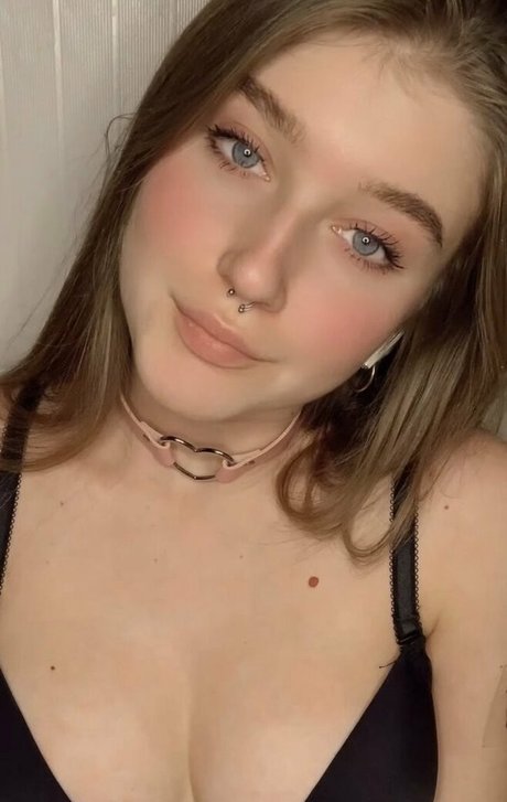 mycourtneyfrost tits onlyfans