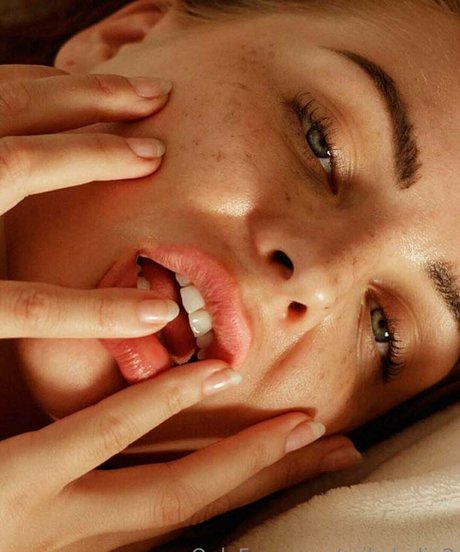 erikahelin2 onlyfans nude content