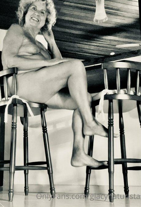glacynaturista onlyfans nudes