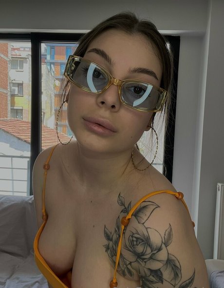 carinacremme onlyfans naked