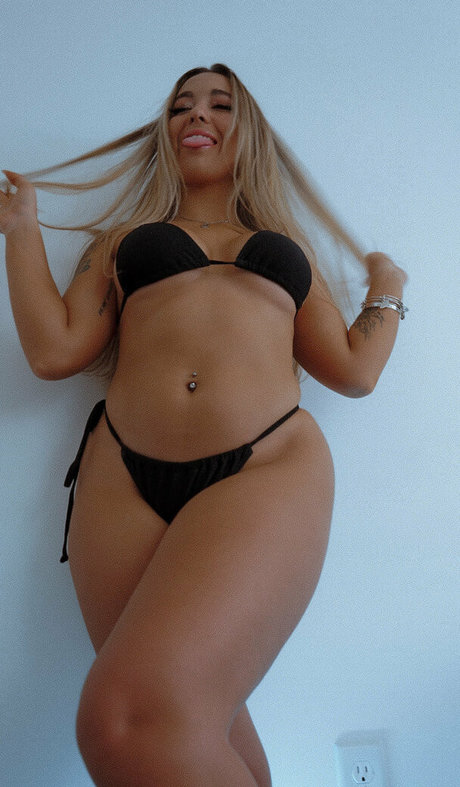 taylorsatomi hot onlyfans