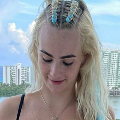 cassidykemp onlyfans naked leaks