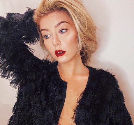 Creative Calm ASMR onlyfans exposed