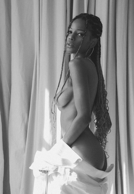 Luci Lane onlyfans model photos