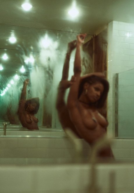 Luci Lane naked onlyfans