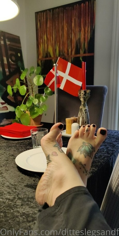 ditteslegsandfeet onlyfans leaked free