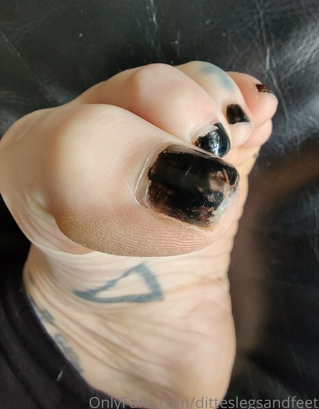 ditteslegsandfeet onlyfans leaka