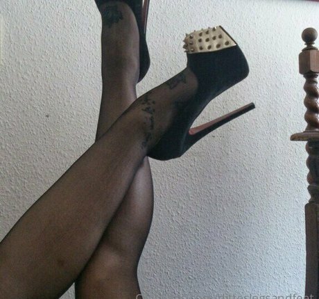 ditteslegsandfeet only fans pic