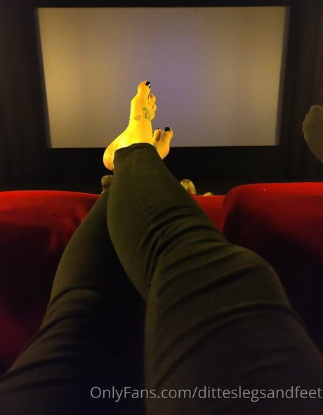 ditteslegsandfeet onlyfans leaked dirtyship