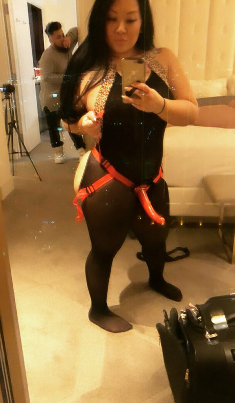 misstokyoleigh free only fans