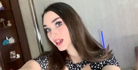 ROSEVNVunofficial onlyfans leaked