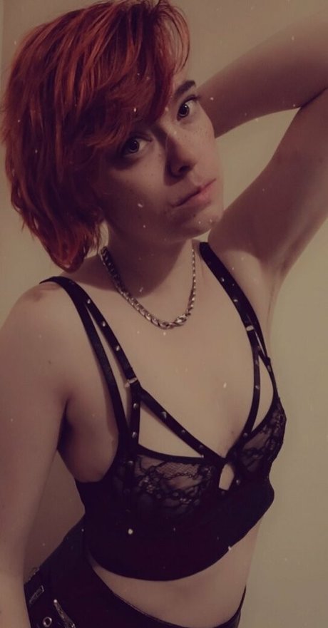 naughtylittlekitten93 onlyfans nude pictures