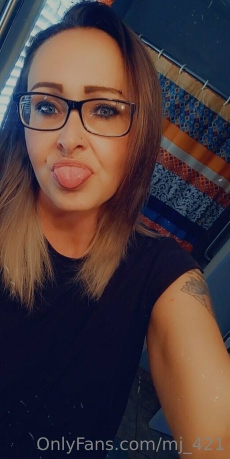 mj 421 onlyfans strip