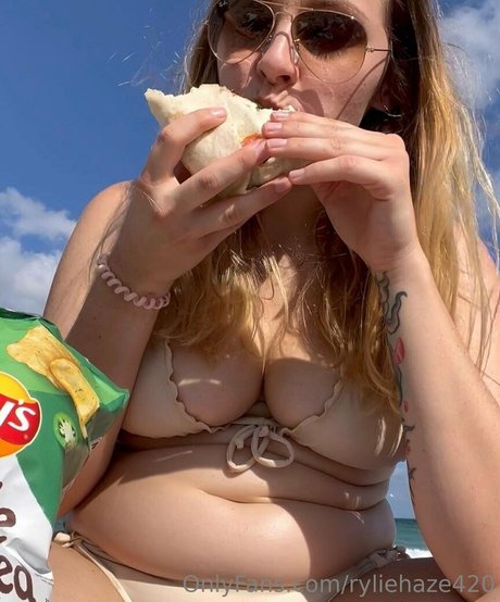 blonde shower onlyfans nudes negative