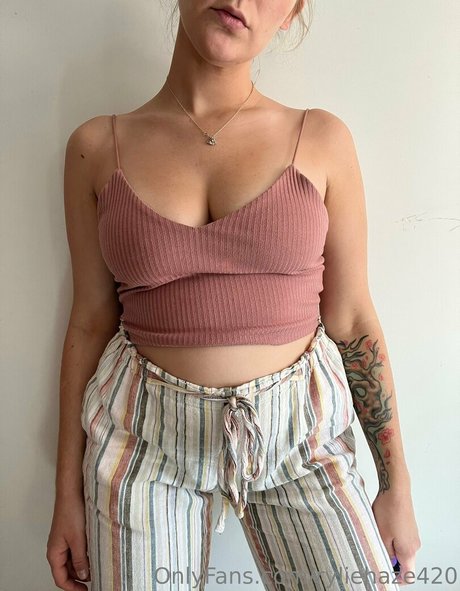 ryliehaze420 onlyfans model photo