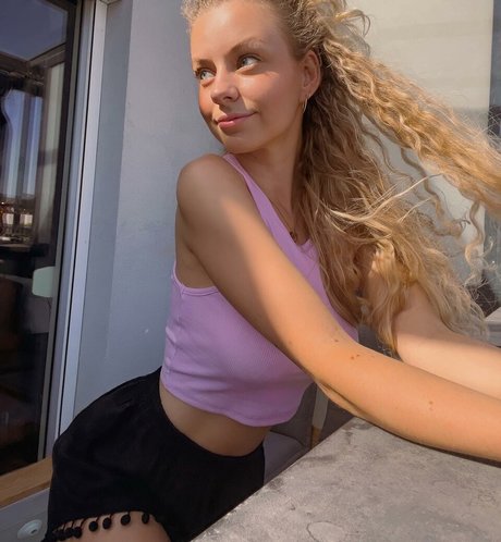 Dalmalaluna onlyfans leaked.