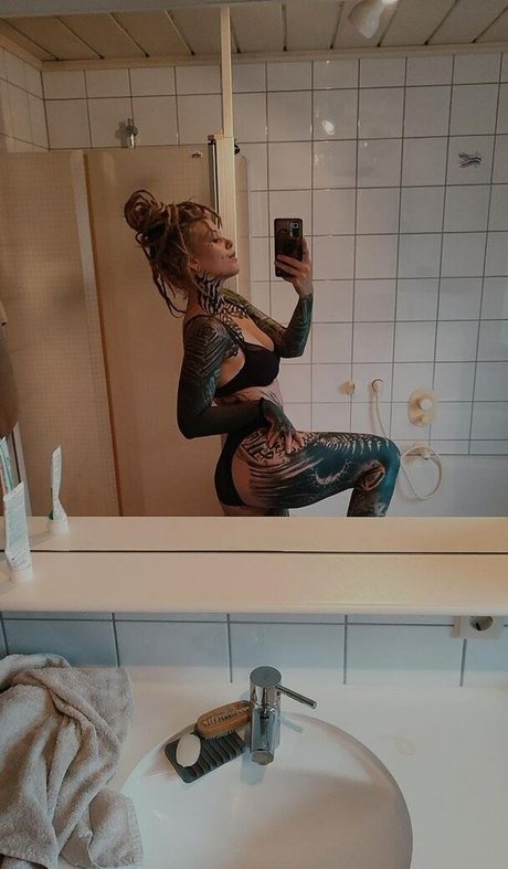 psychedelic mess onlyfans explicit content