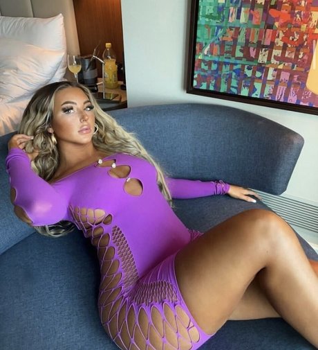 Beth Amelia onlyfans content type