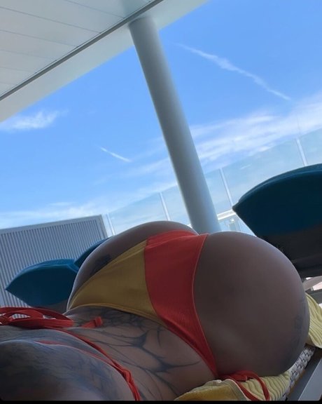 Suikomu onlyfans content