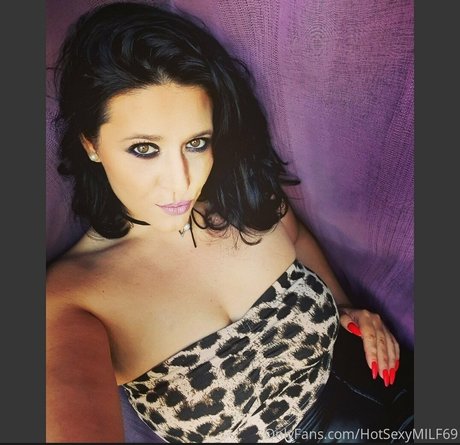 hotsexymommy69 naked on onlyfans